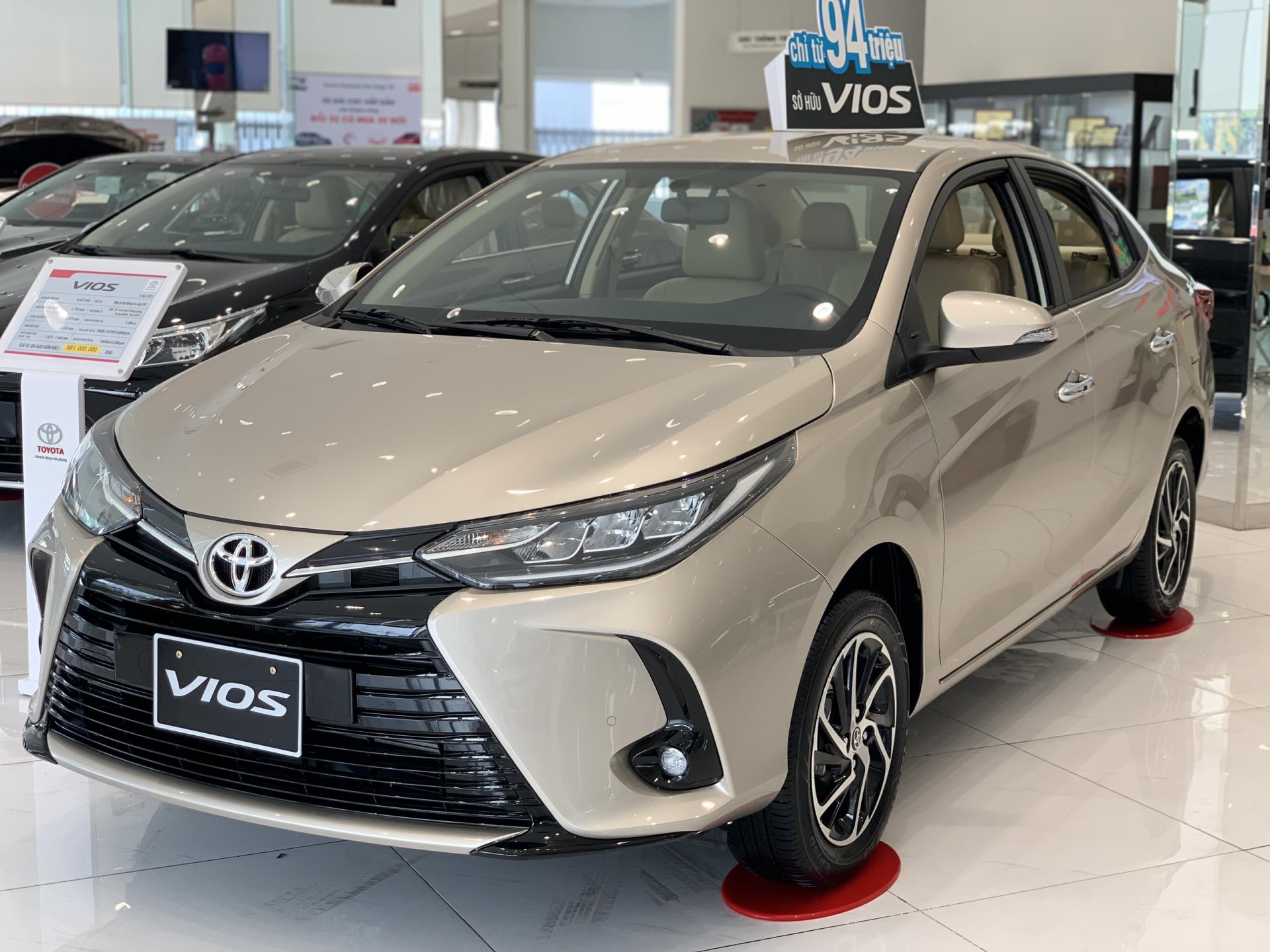 Toyota ra mắt mẫu xe ô tô điện đầu tiên đánh bại các đối thủ